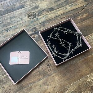 NWT and Box Agent Provocateur Thorn / Barbed Wire Necklace